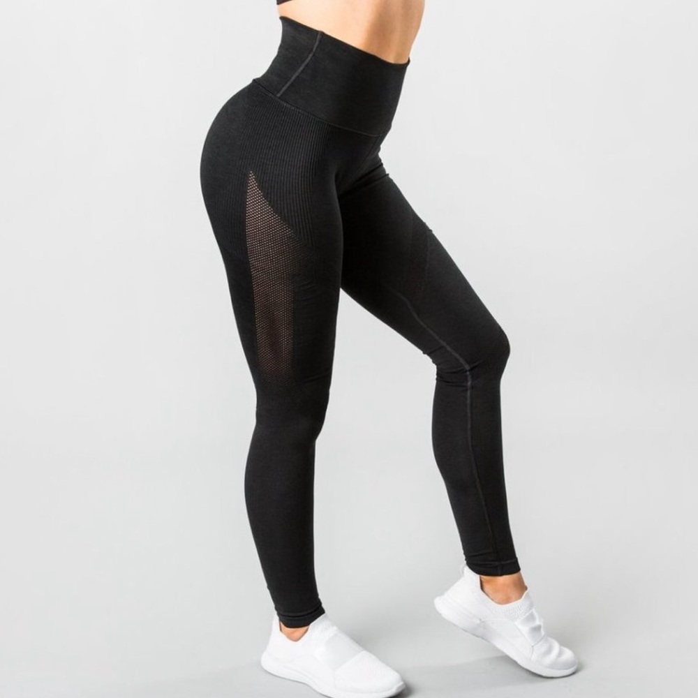Alphalete aero legging